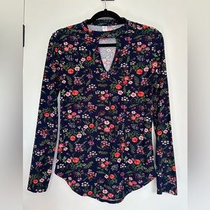 Long sleeve, cut out V neck blouse, blue w/ flowers